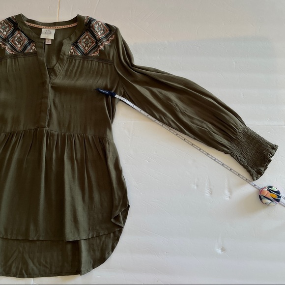 Knox Rose Olive Green Embroidered Babydoll Hi Lo Top - Picture 9 of 11
